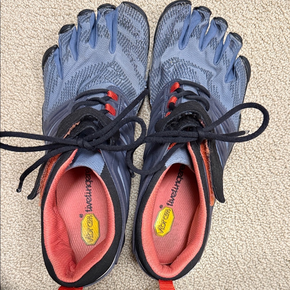 Vibram FiveFingers Gray and Black Toe Shoes
